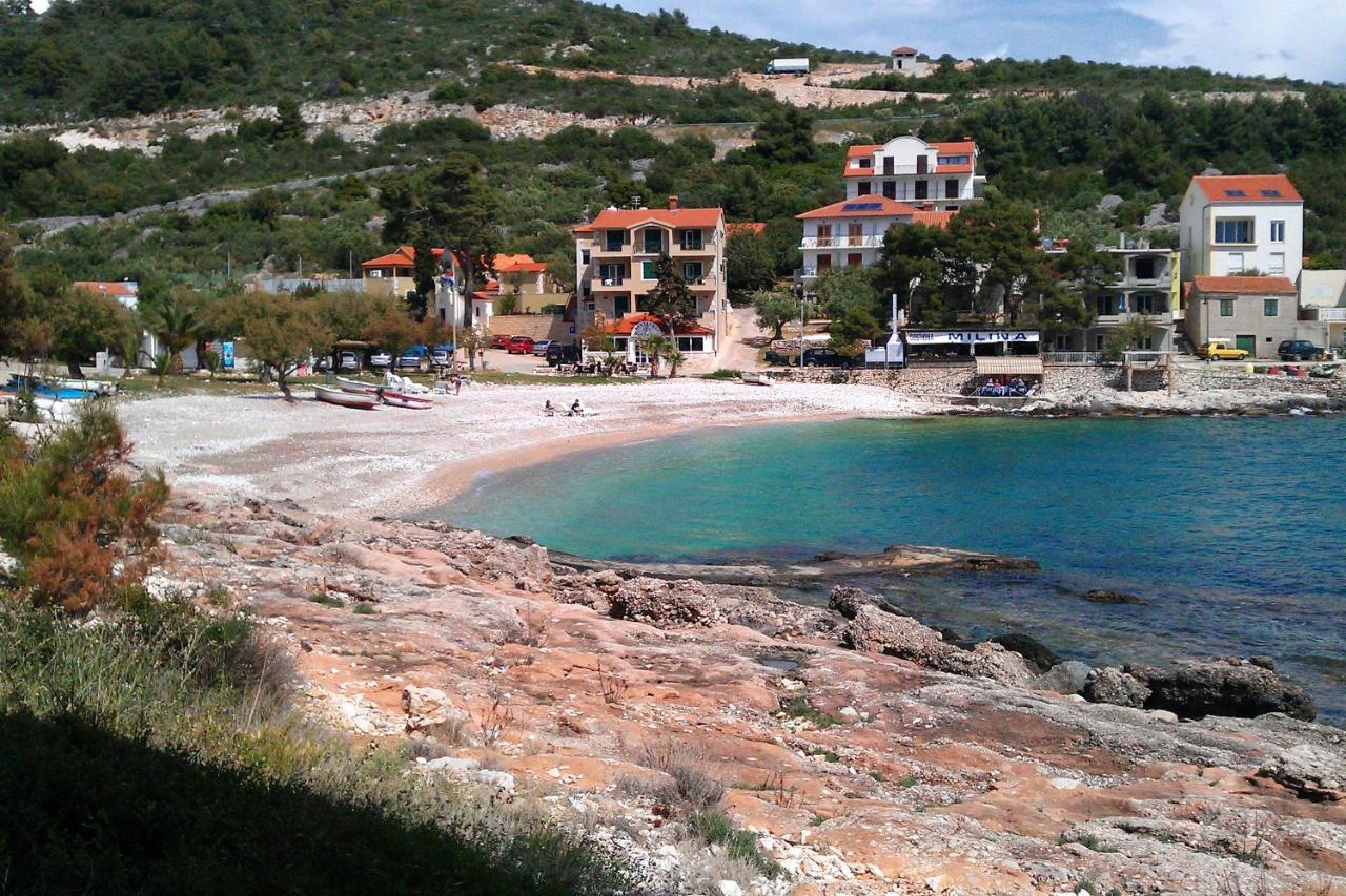 Apartments By The Sea Milna, Hvar - 12244 ภายนอก รูปภาพ